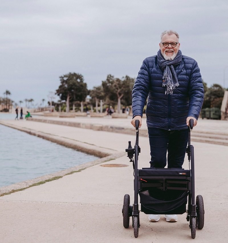How to Dress Stylish as a Disabled Person: Adaptive Clothing and Fashion Choices